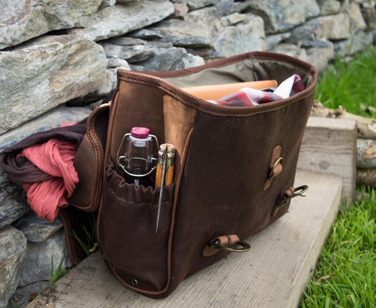 custom-cafe-racer-saddlebag-cotton-leather_1520x