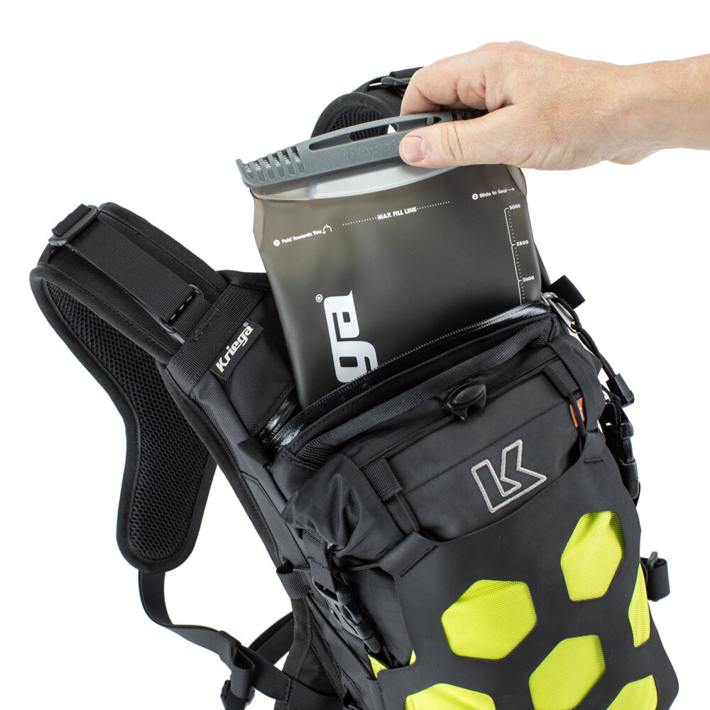 kriega-trail9-hydration-compatible