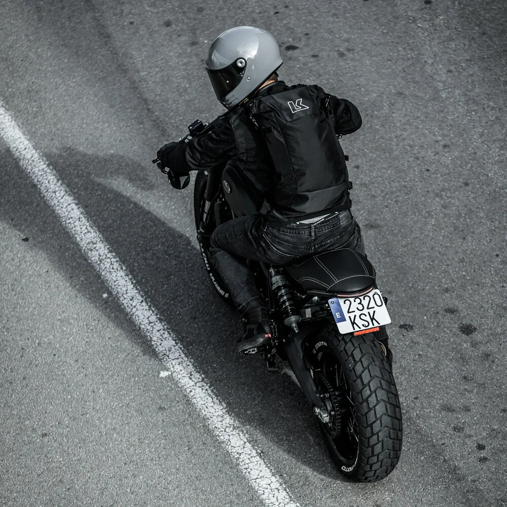 kriega-r16-overhead