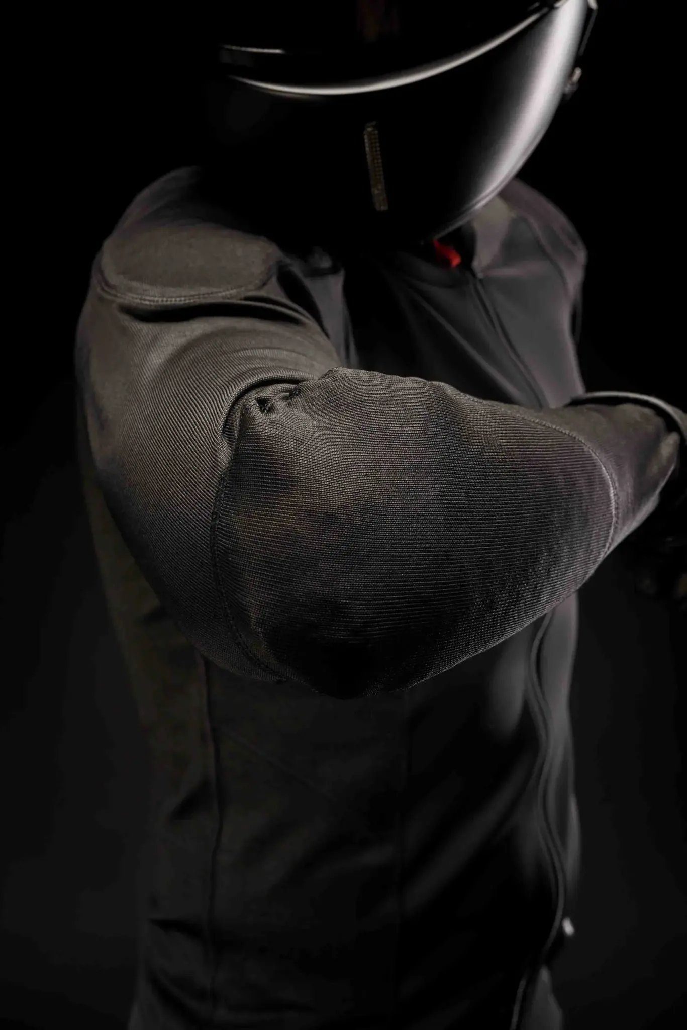 COMMANDO-UH-BLACK-Technical-features-photo__-scaled