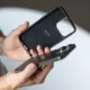 phone-case-use01_x1000