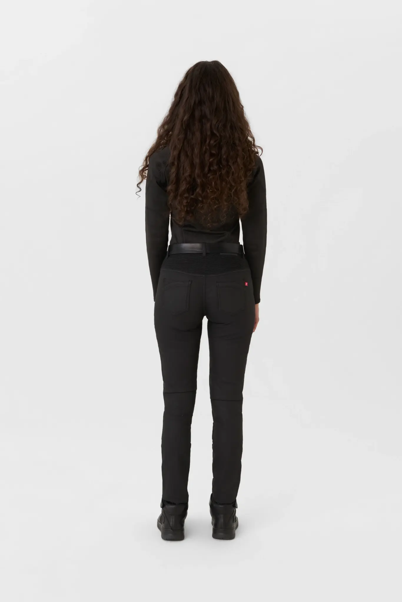 Lorica_Black_A_4