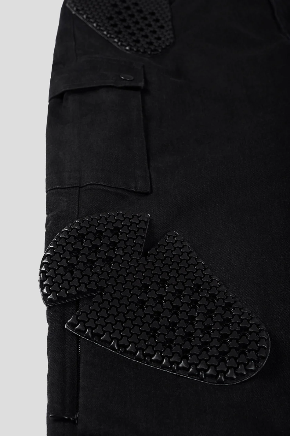 Mila-Cargo-Black_14